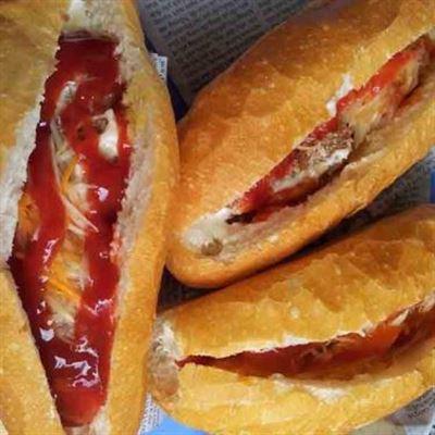 Chú Tuấn – Bánh Mì Kẹp Nem Khoai