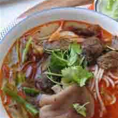 Bún Bò Giò Heo