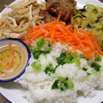 Minh Hoàng – Bún, Bít Tết, Cơm Phở