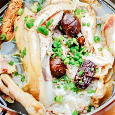 Gà Tần – Bánh Cuốn Nóng