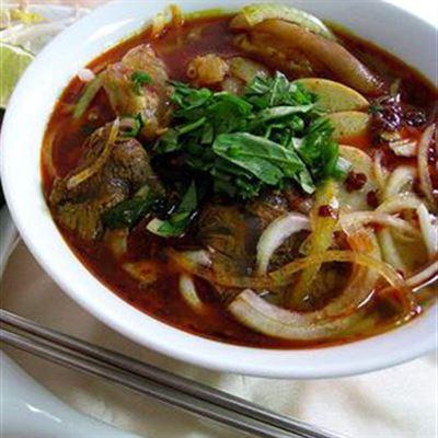 Bún bò Huế – Tạ Quang Bửu