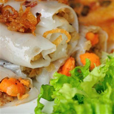 Bánh Cuốn Nóng – Gà Tần Thuốc Bắc