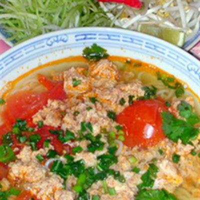 Bún Riêu Cua – Trứng Vịt Lộn