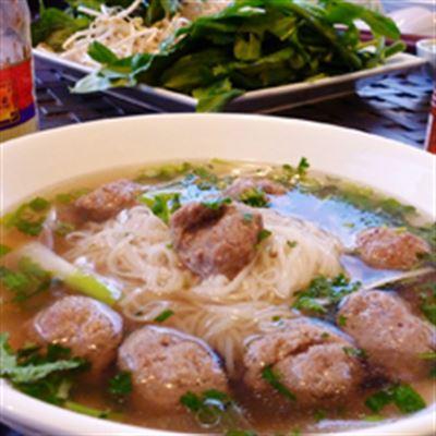 Phở bò gia truyền Cồ Chiến – Pháo Đài Láng