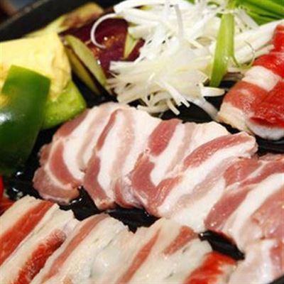 Bút Trang – Nướng Hàn Quốc – Ao Sen