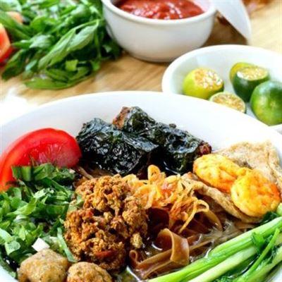Bánh Đa Cua – Nhà Thờ Hàm Long