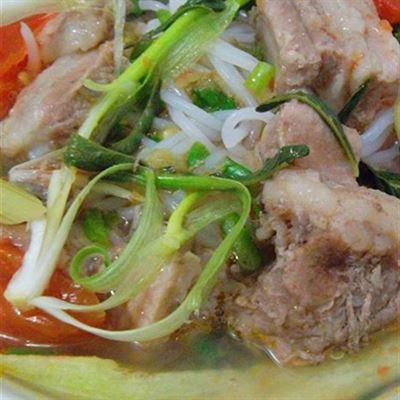 Quán Út Phương – Bún Sườn Chua, Cơm, Lẩu