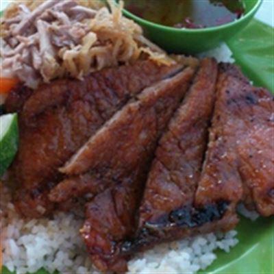 Cơm Bình Dân – Quỳnh Lôi