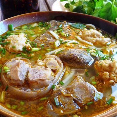 Bún Riêu – Hoàng Quốc Việt