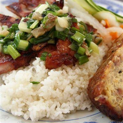 Cơm Bình Dân – 28 Quán Sứ