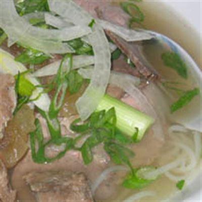 Quán Phở Vỉa Hè – Đội Cấn
