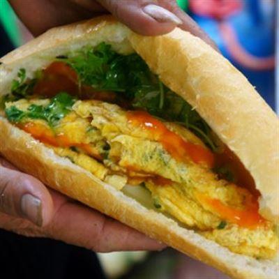 Bánh Mì, Xôi Hộp, Hamburger, Mì Xào – Lê Lai