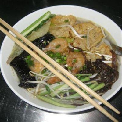 Bánh Cuốn Nóng, Bánh Đa Cua – Miếu Hai Xã