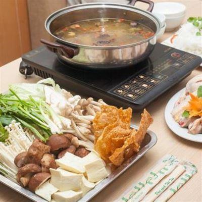Lẩu Nướng Lá Đỏ – Hoàng Minh Thảo