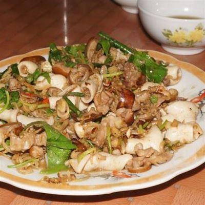 Thịt Mèo Mang Về – Tập Thể Vạn Mỹ