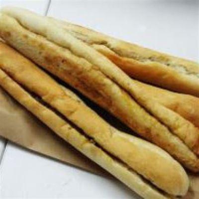 Bánh Mì Que Tứ Hải – Phố Cấm