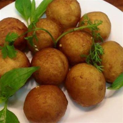 Hội Mỏ Khoét Quà Vặt – Nguyễn Công Hòa