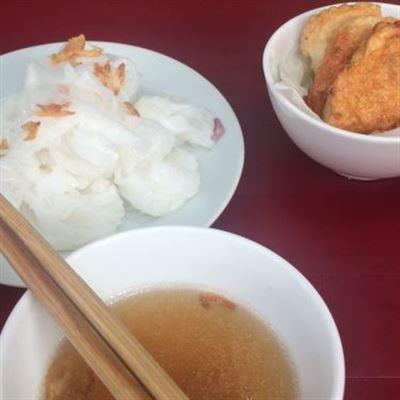 Bánh Cuốn Trứng Vịt Lộn