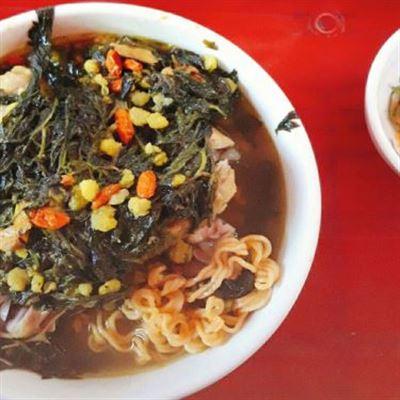 Trứng Vịt Lộn & Mì Gà Tần Ngải Cứu