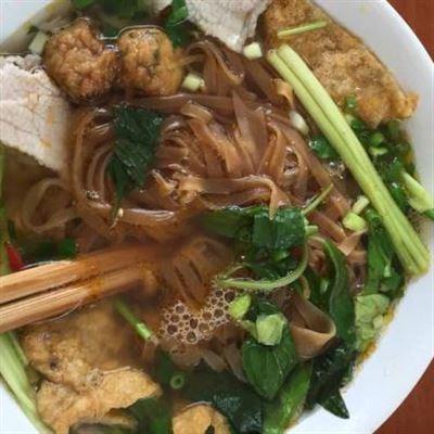 Khu Ẩm Thực Núi Ngọc