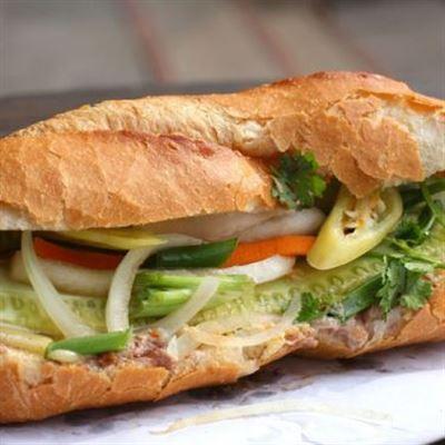 Cô Thủy – Bánh Mì Sữa Trứng