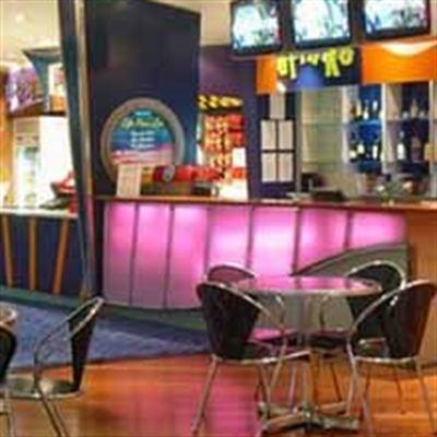 Bar Music Cafe