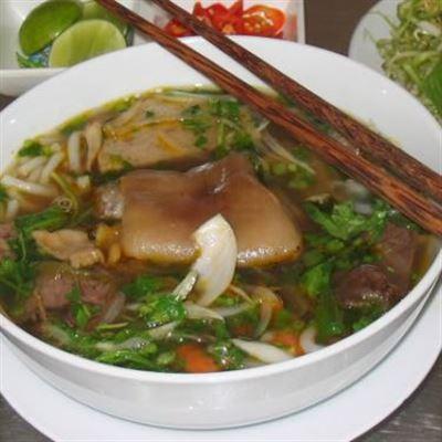 Hoa Mạnh – Lý Tự Trọng