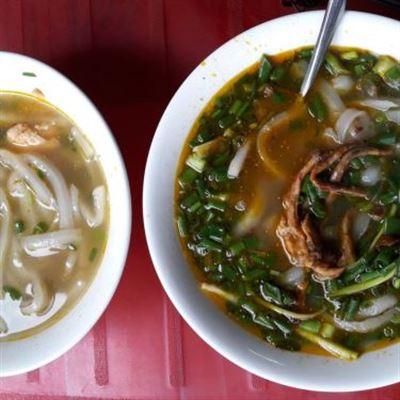 Dì Cần – Bánh Canh Cá Lóc