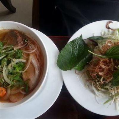 Chị Quỳnh – Bún Bò & Sốt Vang