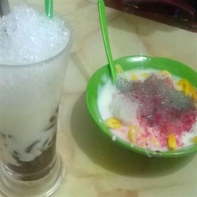 Chè Thập Cẩm, Bánh Bèo & Nước Dừa – Chợ Ga