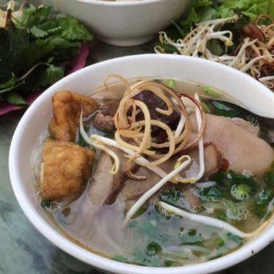 Đông Bắc Quán – Bún Bò Giò Heo