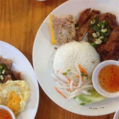 Thanh Thúy – Cơm Suất & Hải Sản Bình Dân