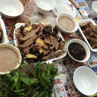 Phương Uyên- Thịt Chó & Cơm Phở Bình Dân