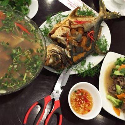 Vạn Tuế – Cơm Phở & Hải Sản Tươi Sống