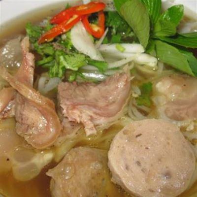 Mùi – Phở Bò Gia Truyền Nam Định