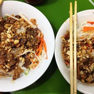 Bà Yến – Bánh Cuốn Chả Mực & Bún Thịt Nướng