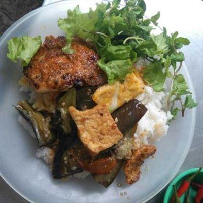 Đông Nam – Cơm Tám & Hải Sản Tươi Sống