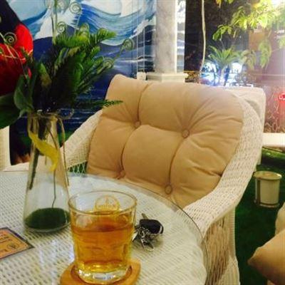 Louis Showroom Cafe