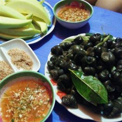 Cô Liên – Ốc Nóng & Chân Gà Nướng