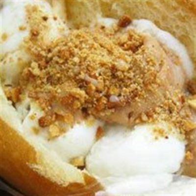 Bánh Mì Kẹp Kem