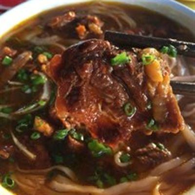 Phở Hồng – Phở Bò & Bò Kho Bình Dân