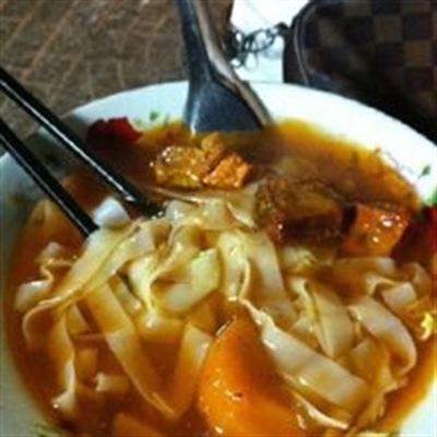Hủ Tiếu Sườn Vỉa Hè Nguyễn Công Trứ