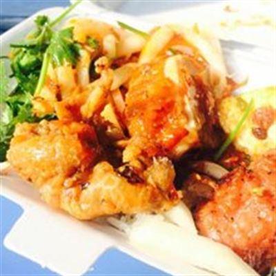 Cô Út – Xôi mặn -Bánh Mì