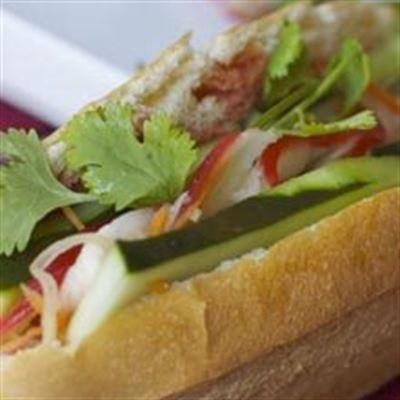 Bánh Mì Anh Phán – Bánh Mì Gà & Thịt Nguội