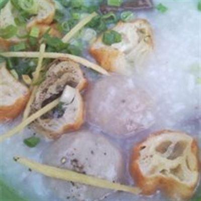 Tám Hói – Cháo Huyết Bò Viên & Giò Heo