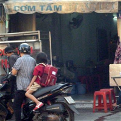 Cơm Tấm Hạnh – Nơ Trang Long