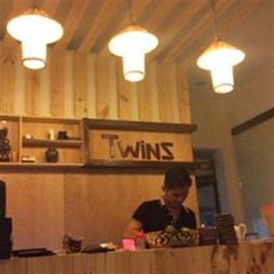 Twins Cafe – Phan Xích Long