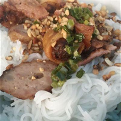 Bún Thịt Nướng Vỉa Hè – Nguyễn Thị Nhỏ
