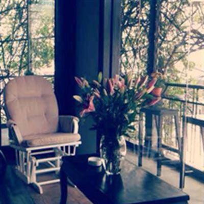 Kleine Ecke Cafe – Tô Hiến Thành