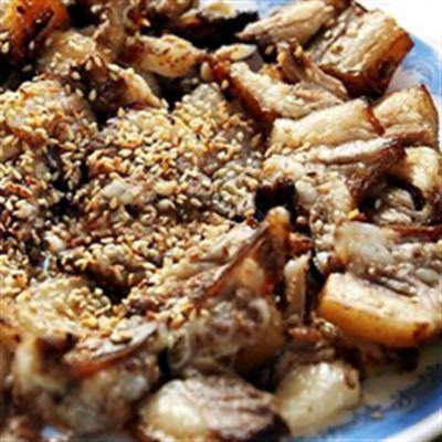 Gia Đình – Thịt Cầy Thui Rơm